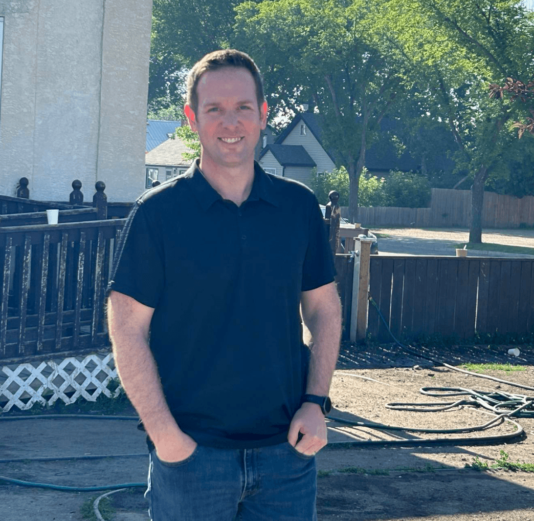 Christian-Kagan-running-across-AB-and-sask | Meridian Source