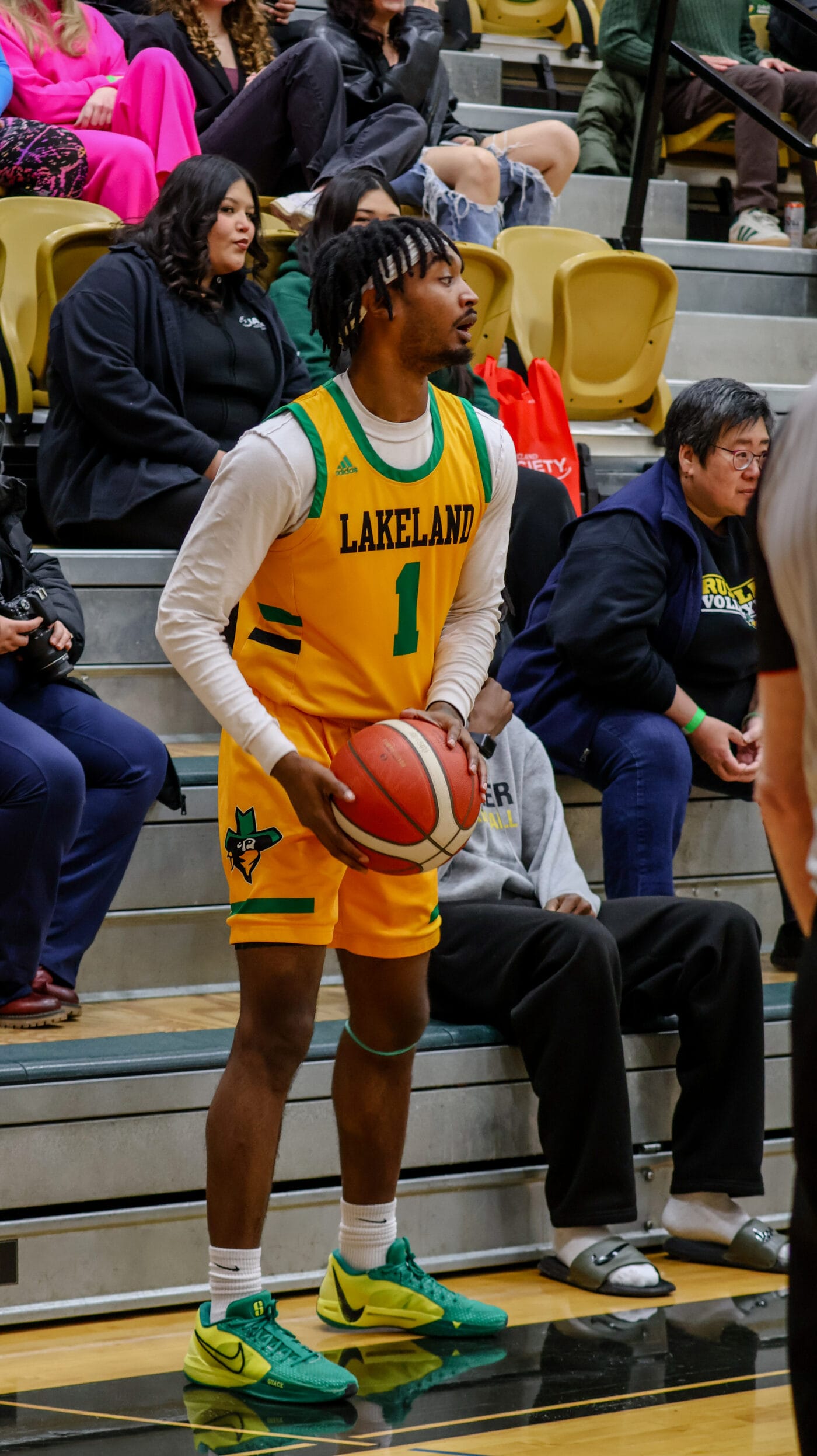 Rustlers men’s basketball sweep Wolves | Meridian Source