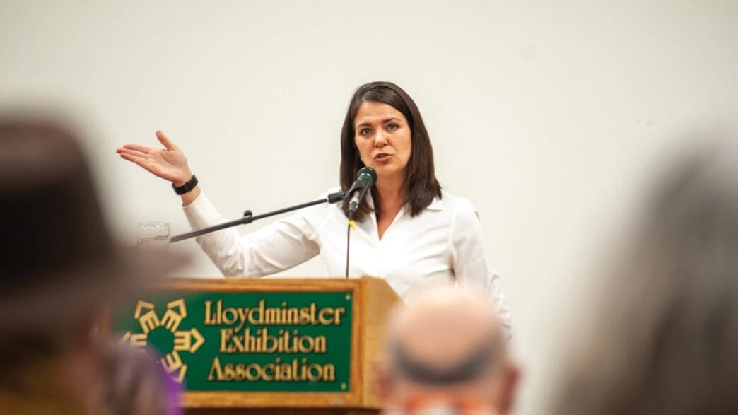 TW-Danielle.Smith_.townhall | Meridian Source