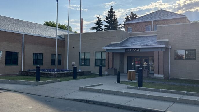 wideshot-infront-of-city-hall | Meridian Source