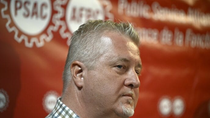 Federal union launches campaign denouncing cuts at CRA call centres | Meridian Source