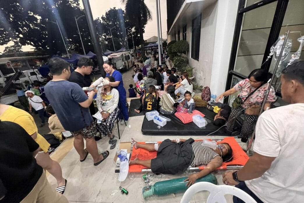 Aggregator Downloaded image for imported item 78059 | Meridian Source Strong earthquake kills 31 people in a central Philippine region hit by deadly storm just days ago