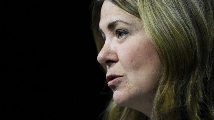 Aggregator Downloaded image for imported item 80466 | Meridian Source Alberta government set to receive report into health contract scandal