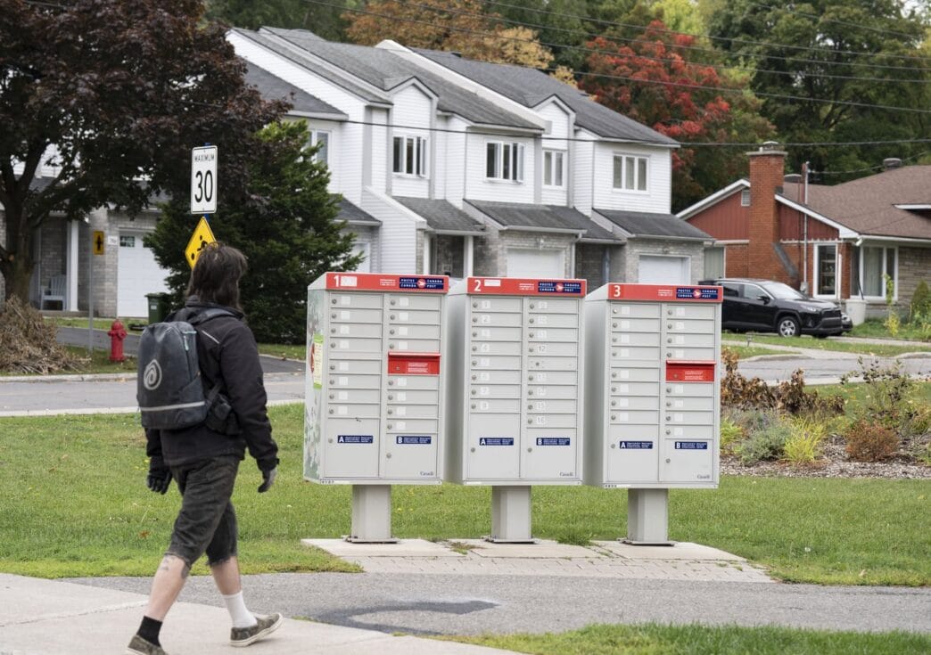 Aggregator Downloaded image for imported item 80784 | Meridian Source Canada Post promises to protect rural mail delivery in overhaul