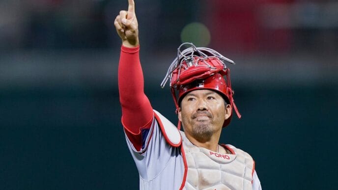 Angels have decided to hire former catcher Kurt Suzuki as their next manager, AP source says