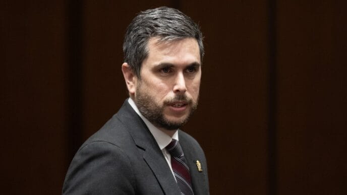 CSIS lacked proper policies, procedures to manage new secret technology: spy watchdog