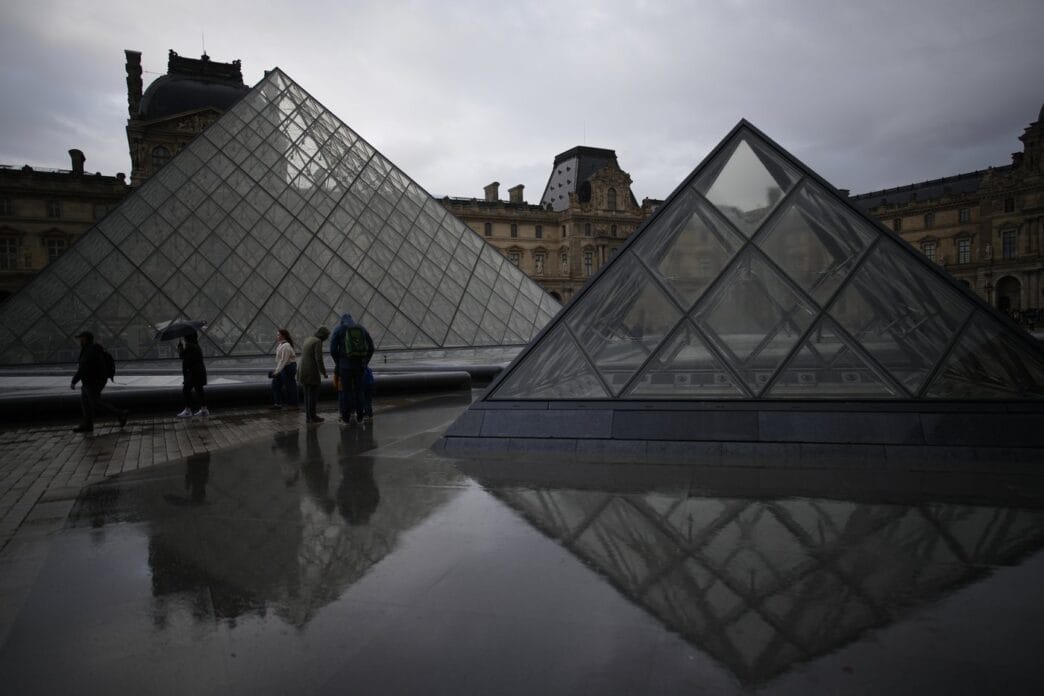 5 more arrests made in Louvre jewel heist