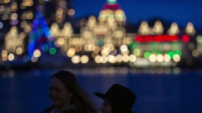 Aggregator Downloaded image for imported item 78549 | Meridian Source Police, first responders scramble to help woman give birth on Victoria waterfront