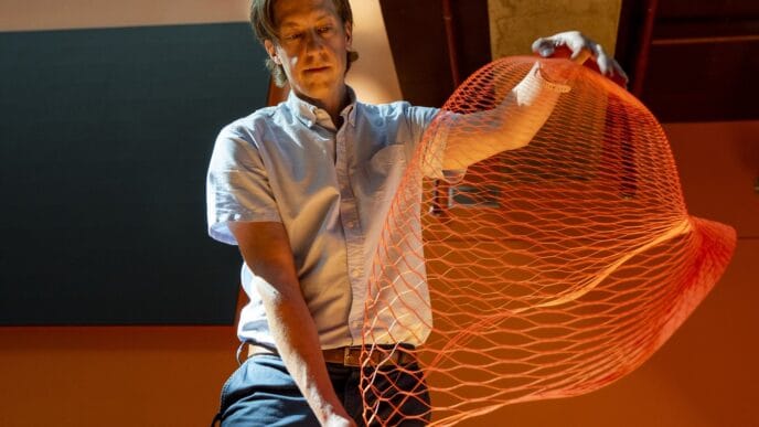 Polytechnique engineers design low-cost, Japanese kirigami-inspired parachute