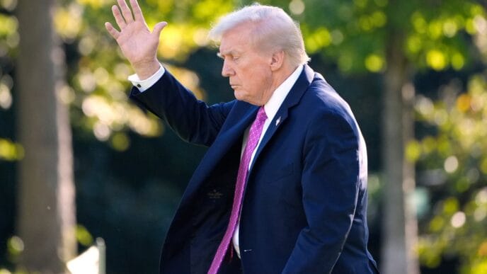 Aggregator Downloaded image for imported item 81029 | Meridian Source Trump hitting medium and heavy trucks with 25 per cent tariff on Nov. 1