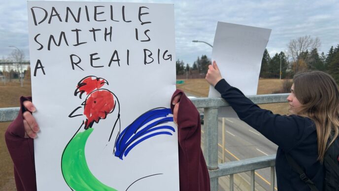 Aggregator Downloaded image for imported item 82772 | Meridian Source Alberta students cut class, rally at legislature for teachers in strike-bill dispute