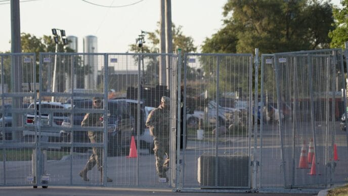 Aggregator Downloaded image for imported item 79811 | Meridian Source Judge blocks National Guard deployment in Illinois for 2 weeks