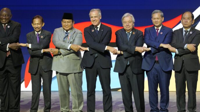 Aggregator Downloaded image for imported item 81865 | Meridian Source Carney tells ASEAN summit Canada respects trade rules, as Trump threatens new tariffs