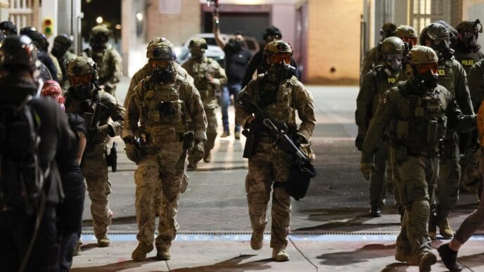 Aggregator Downloaded image for imported item 78668 | Meridian Source Judge temporarily blocks Trump administration from deploying troops in Portland, Oregon