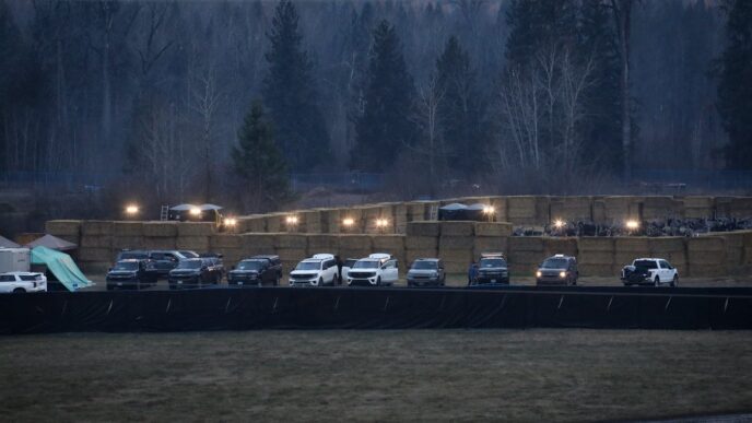 Aggregator Downloaded image for imported item 84867 | Meridian Source B.C. police investigate vandalism at CFIA office, drone footage over ostrich pen