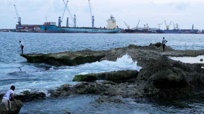 Aggregator Downloaded image for imported item 84349 | Meridian Source European Union vessel reaches ship raided by pirates off Somalia; all 24 crew on board safe