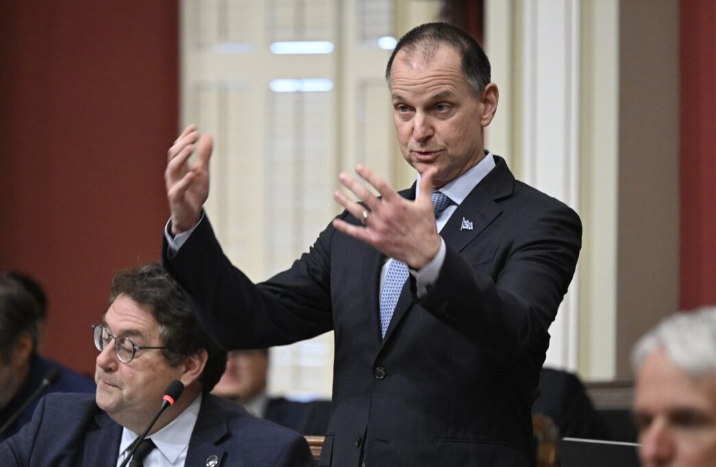 Quebec economic update: modest financial relief to households, lower deficit