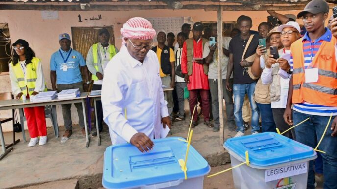 Aggregator Downloaded image for imported item 87588 | Meridian Source Guinea-Bissau soldiers announce Gen. Horta N’Ta as junta leader, cementing coup days after election