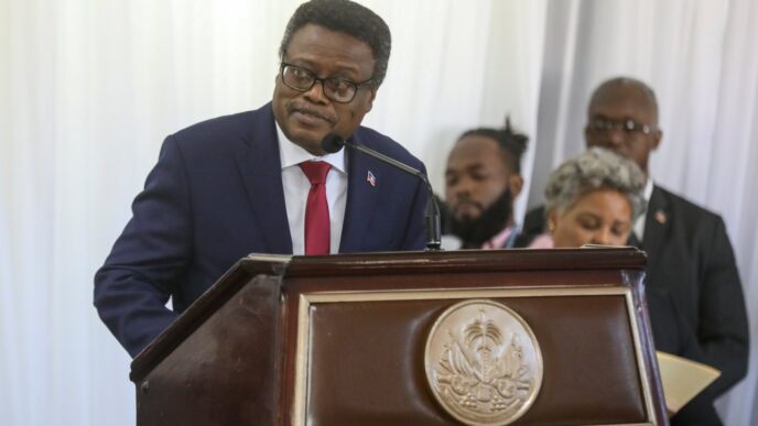 Aggregator Downloaded image for imported item 87173 | Meridian Source US sanctions high-ranking Haitian official and accuses him of supporting gangs
