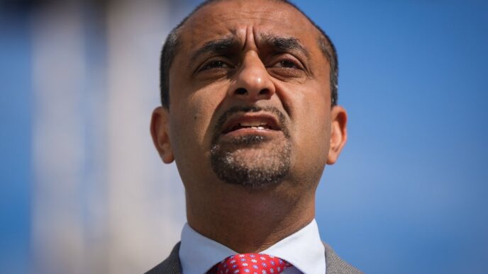 Aggregator Downloaded image for imported item 86133 | Meridian Source New trade deal to chop red tape, knock down trade barriers across Canada