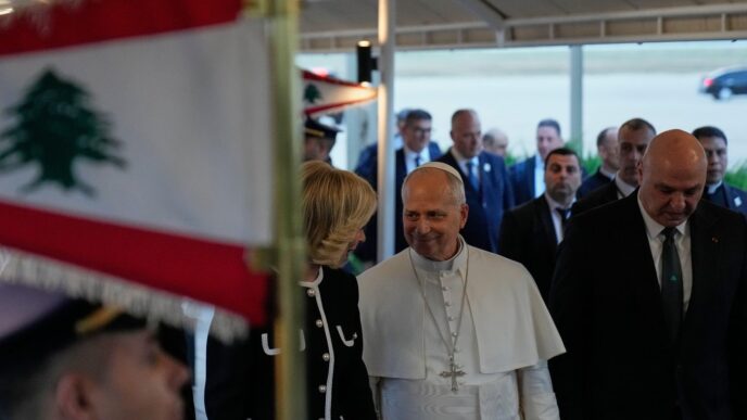 Aggregator Downloaded image for imported item 88099 | Meridian Source Pope arrives in Lebanon in a bid to bring hope to a war-wracked region
