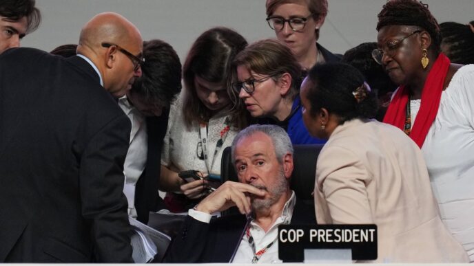 Aggregator Downloaded image for imported item 86769 | Meridian Source UN climate talks end with deal for more money to countries hit by climate change
