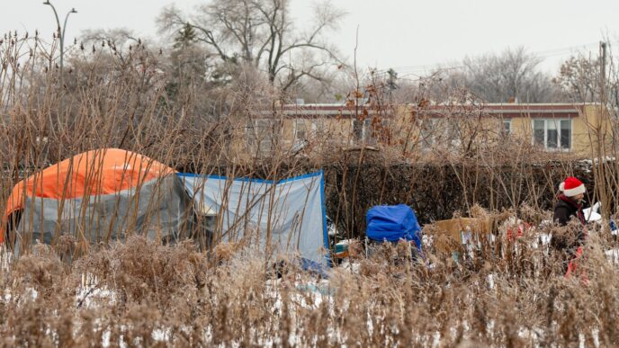 Montreal borough mayor calls destruction of homeless encampment a misunderstanding