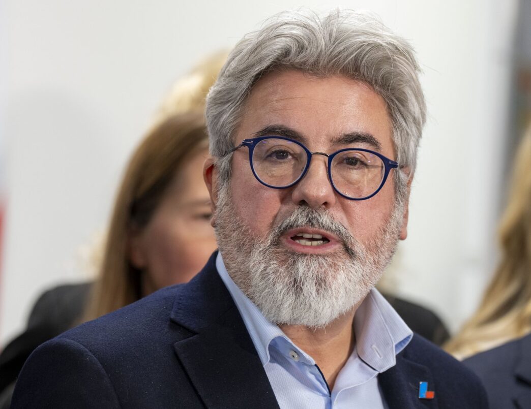 Aggregator Downloaded image for imported item 87047 | Meridian Source Quebec Liberal Leader Rodriguez struggles to manage crisis within party