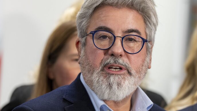Quebec Liberal Leader Rodriguez struggles to manage crisis within party