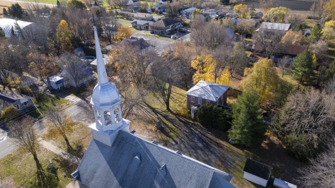 Low municipal election voter turnout not a concern for these Quebec towns