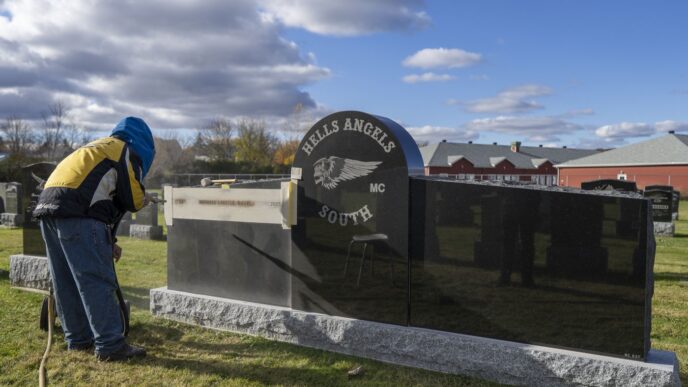 Name of veteran Hells Angels member appears on Montreal-area tombstone