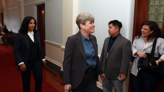 Aggregator Downloaded image for imported item 88423 | Meridian Source B.C. requires witness for those using supply drugs to stop diversion to streets