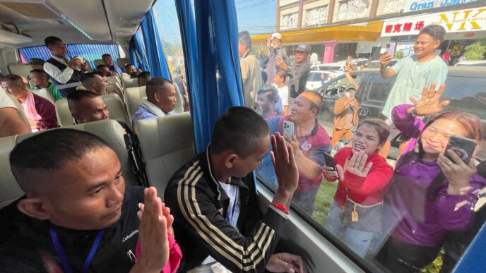 Aggregator Downloaded image for imported item 92554 | Meridian Source Thailand releases 18 Cambodian prisoners of war as part of ceasefire agreement