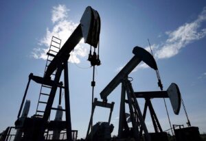 Feds announce plan to reduce methane emissions from oil sector, landfills