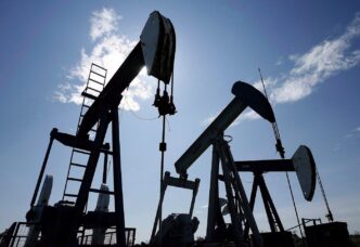 Feds announce plan to reduce methane emissions from oil sector, landfills