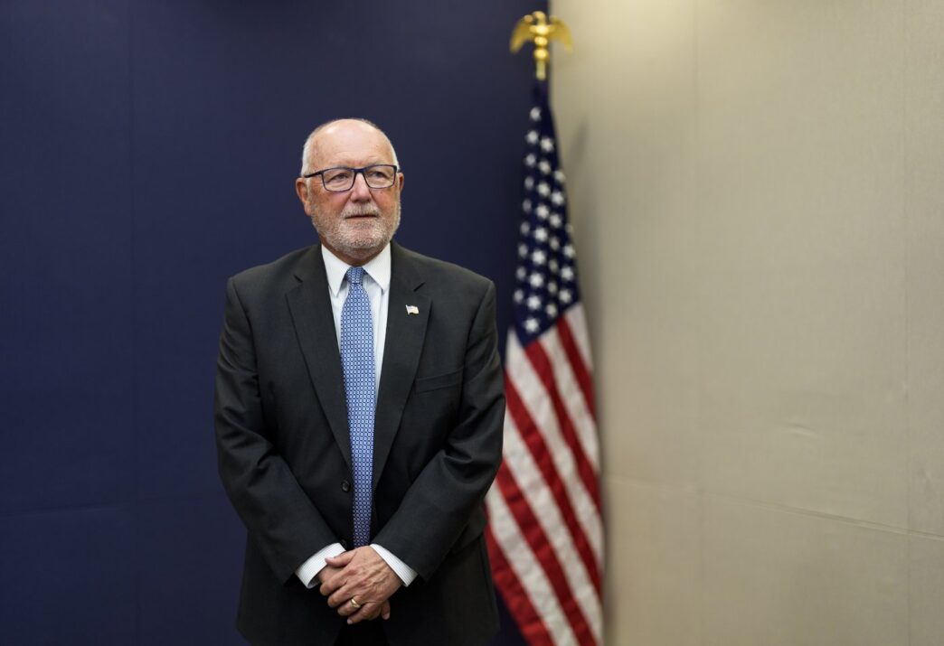 Aggregator Downloaded image for imported item 89549 | Meridian Source In the news: U.S. poised to meddle in Canadian politics? Pipeline popularity up?