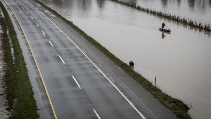Wet weather continues as heavy rain, wind warnings issued in parts of B.C.