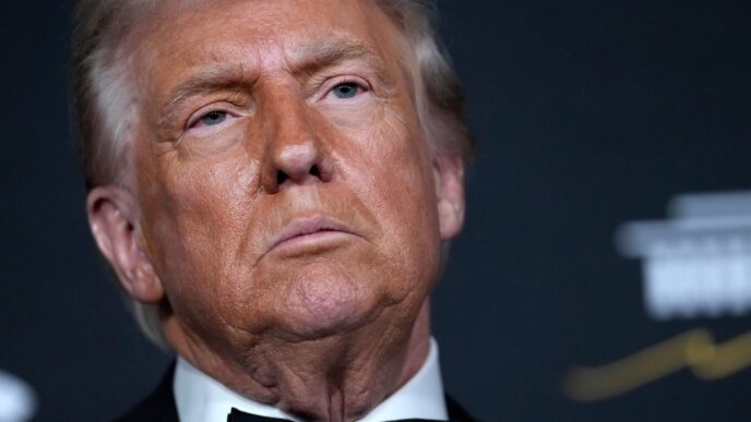 Aggregator Downloaded image for imported item 89173 | Meridian Source Trump is proposing a $12B aid package for farmers hit hard by his trade war with China