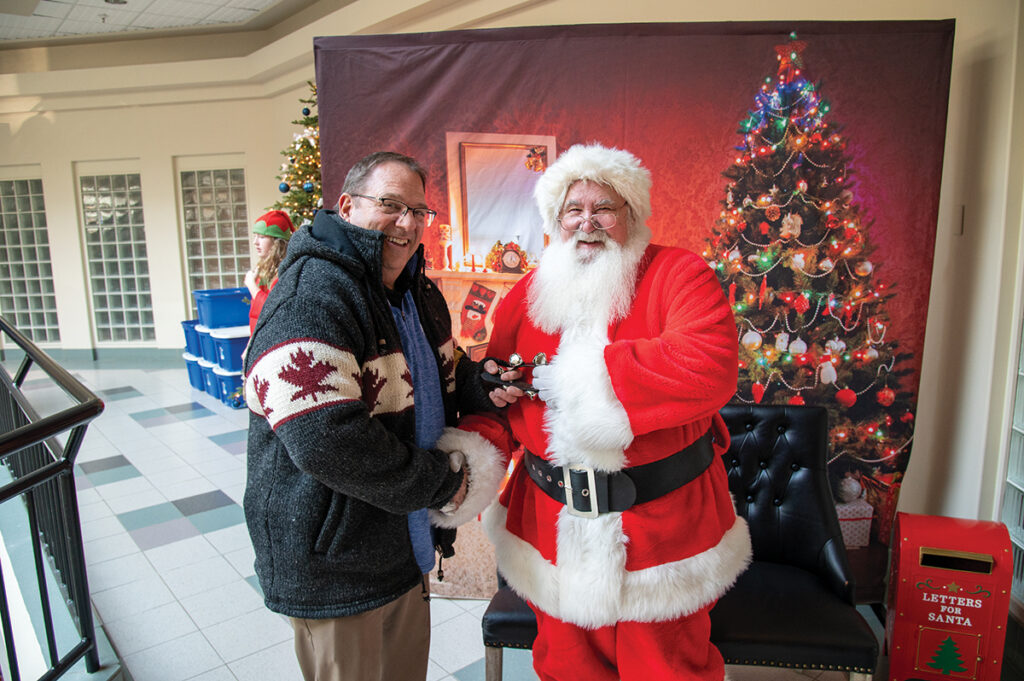 TW-SantaDay5WEB | Meridian Source Santa