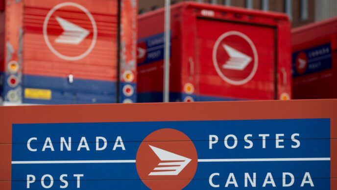 Aggregator Downloaded image for imported item 90803 | Meridian Source Kids mailing letters to Santa will get a response after brief pause: Canada Post