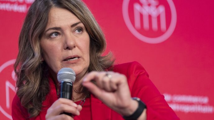 Aggregator Downloaded image for imported item 89546 | Meridian Source Alberta legislature passes bill invoking Charter override for fourth time