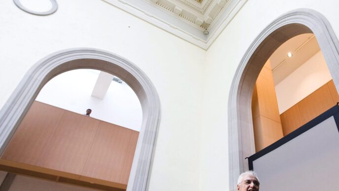 Canadian-born renegade architect Frank Gehry dies at 96