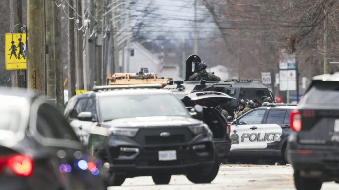 Aggregator Downloaded image for imported item 91502 | Meridian Source Man suspected of shooting officer arrested after 24-hour standoff in Welland, Ont.