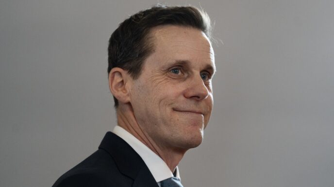 Aggregator Downloaded image for imported item 90190 | Meridian Source P.E.I. Premier Rob Lantz resigning to seek permanent leadership of party