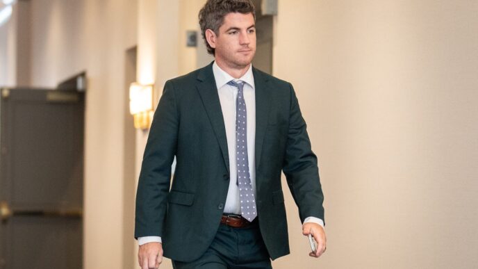 Aggregator Downloaded image for imported item 91177 | Meridian Source CP NewsAlert: B.C. Mountie ordered to resign or be fired after vulgar group chats