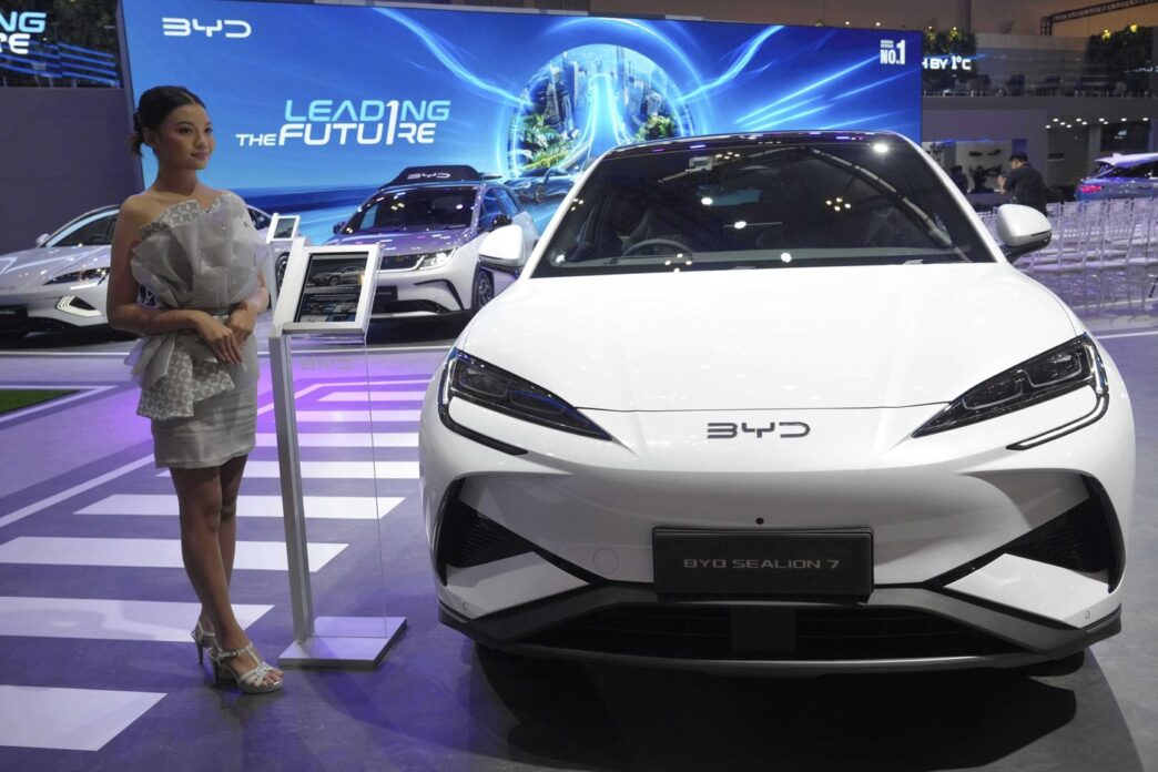 Aggregator Downloaded image for imported item 95521 | Meridian Source Chinese ambassador pitches new EVs as first step to new Canadian jobs, cheaper cars