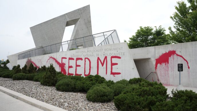 Man receives suspended sentence for defacing National Holocaust Monument