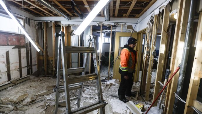 Military to aid Manitoba First Nation hit by power outage, frozen pipes