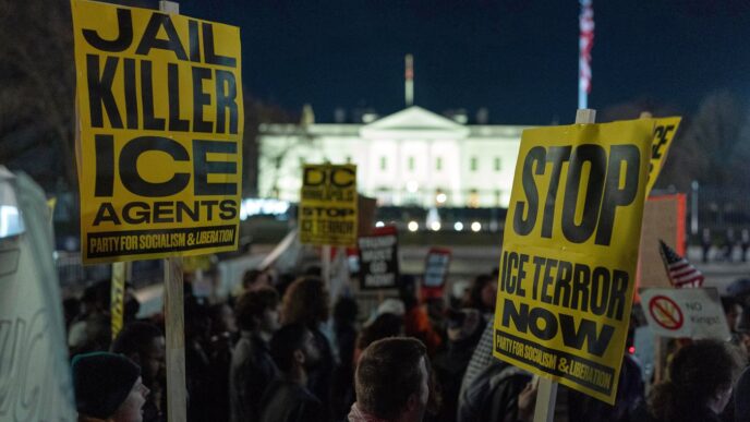 Aggregator Downloaded image for imported item 93558 | Meridian Source Minneapolis schools will offer remote learning amid federal immigration enforcement