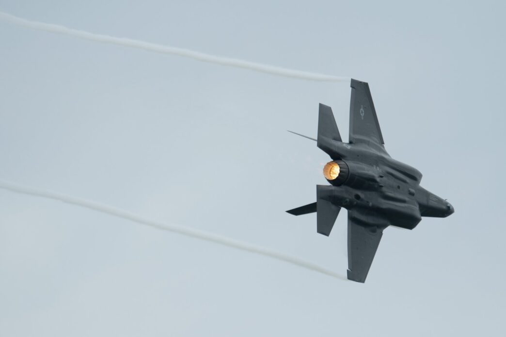 Aggregator Downloaded image for imported item 93662 | Meridian Source RCAF wants more than 1,200 security personnel to protect F-35s, other planes